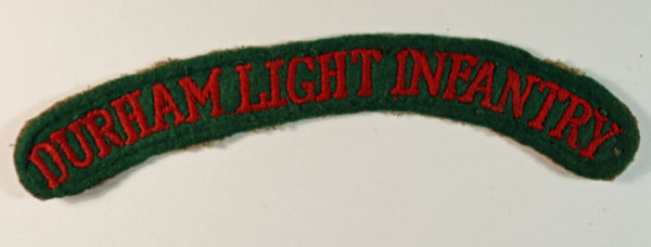 9th Bttn. DURHAM LIGHT INFANTRY WW2 Embroidered Shoulder Title Badge — Lot No. 4522
