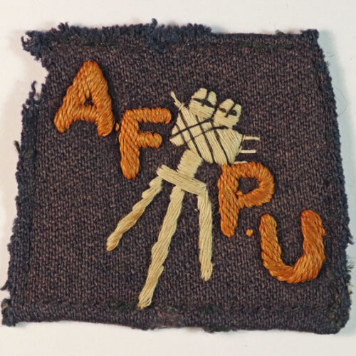 AFPU ARMY FILM & PHOTOGRAPHIC UNIT WW2 Embroidered Cloth Formation Sign Badge RARE — Lot No