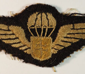 FREE FRENCH ARMY WW2 Embroidered Parachute Wings Badge – SCARCE — Lot No. 4704/sf24 - Image 2