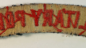 1st AIRBORNE DIVISIONAL PROVOST COMPANY WW2 Embroidered Shoulder Title Badge – SCARCE —  Lot No. 4766 - Image 3