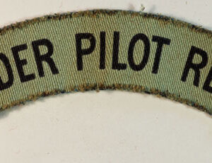 GLIDER PILOT REGT. WW2 Printed Shoulder Title Badge – CALICO PRINTERS –  RARE —  Lot No. 4786 - Image 2