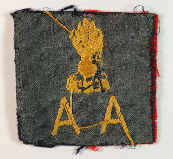 93rd ARMY GROUP ROYAL ARTILLERY Embroidered Formation Sign Badge — Lot No. 4982 - Image 3