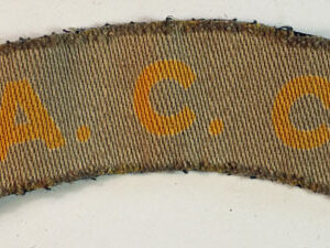 A.C.C. – ARMY CATERING CORPS WW2 Printed Shoulder Title Badge – CALICO PRINTERS  —  Lot No. 5037 - Image 2