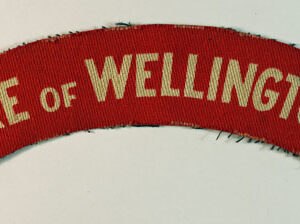 DUKE OF WELLINGTON’S WW2 Printed Shoulder Title Badge – CALICO PRINTERS  —  Lot No. 5094 - Image 2