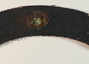 DUKE OF WELLINGTON’S WW2 Printed Shoulder Title Badge – CALICO PRINTERS  —  Lot No. 5094 - Image 3