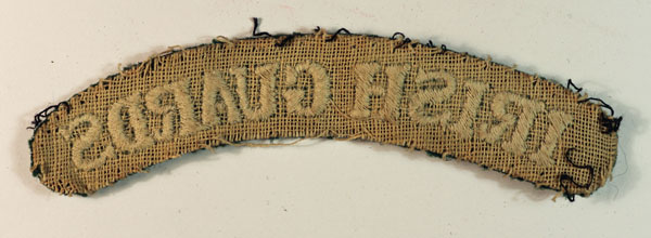 IRISH GUARDS WW2 Embroidered Shoulder Title Badge — Lot No. 5096 - Image 3