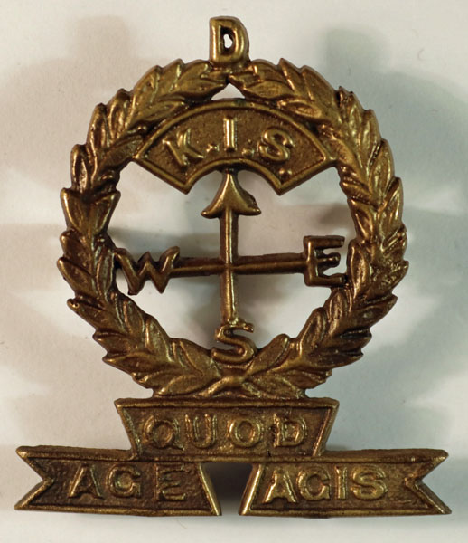 KENYA INDEPENDENT SQUADRON WW2 Cap & Shoulder Title Badges – SCARCE — Lot No. 5165/sf125 - Image 4