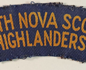NORTH NOVA SCOTIA/HIGHLANDERS WW2 Canadian Printed Shoulder Title Badge – CALICO PRINTERS —  Lot No. 5538 - Image 2