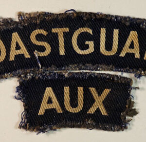 COASTGUARD / AUX WW2 Printed Shoulder Title Badge – CALICO PRINTERS  —  Lot No. 5630 - Image 2