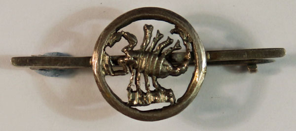 L.R.D.G. – LONG RANGE DESERT GROUP WW2 White Metal Sweetheart Badge — Lot No. 5704/SFB44