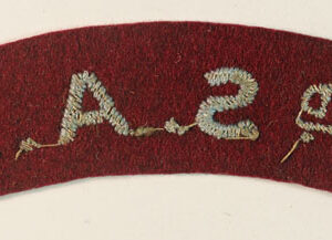 2nd S.A.S. WW2 Embroidered Shoulder Title Badge – RARE — Lot No. 5861/SF1 - Image 3