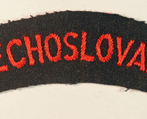 CZECHOSLOVAKIA as worn by No.10 COMMANDO WW2 Embroidered Cloth Shoulder Title Badge  —  Lot No. 5864A/SF4A - Image 2