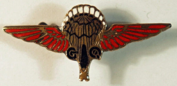 G.Q. PARACHUTE WW2 Enamel Metal Pocket Badge —  Lot No. 6069A/SF14A