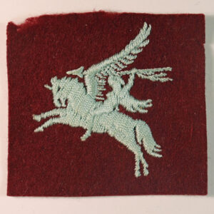 1st & 6th AIRBORNE DIVISIONS WW2 Embroidered Felt Formation Sign Badge ---  Lot No. 6161
