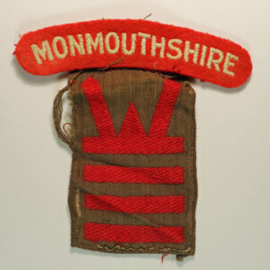 2nd Bttn. MONMOUTHSHIRE REGT. / 53rd WELCH DIVISION / 160th INFANTRY BRIGADE WW2 Formation Sign & Shoulder Title Badges ---  Lot No. 6164