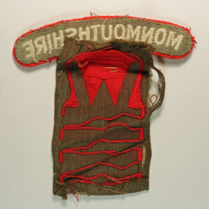 2nd Bttn. MONMOUTHSHIRE REGT. / 53rd WELCH DIVISION / 160th INFANTRY BRIGADE WW2 Formation Sign & Shoulder Title Badges —  Lot No. 6164 - Image 3