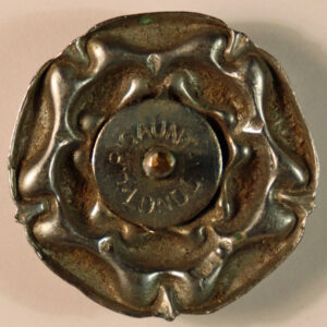 49th WEST RIDING DIVISION – 1st Pattern Inter-War White Metal Formation Sign Badge – J.R.GAUNT LONDON — Lot No. 6128 - Image 3