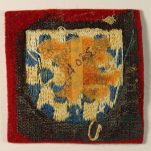 H.Q. ALLIED ARMIES IN ITALY WW2 British Made Embroidered Formation Sign Badge —  Lot No. 6192 - Image 3