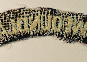 NEWFOUNDLAND – R.A.F. WW2 Embroidered Nationality Shoulder Title Badge – Serifs – SCARCE  —  Lot No. 6142 - Image 3