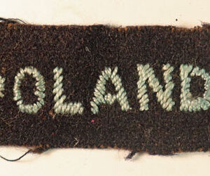 POLAND - R.A.F. Officer WW2 Embroidered Nationality Shoulder Title Badge  ---  Lot No. 6200