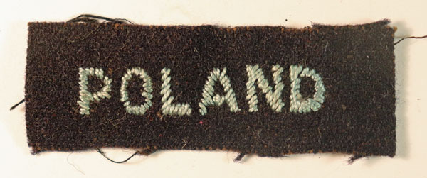 POLAND – R.A.F. Officer WW2 Embroidered Nationality Shoulder Title Badge — Lot No. 6200