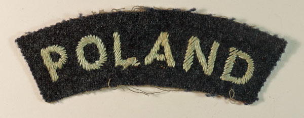 POLAND – R.A.F. WW2 Embroidered Nationality Shoulder Title Badge — Lot No. 6144