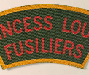 PRINCESS LOUISE / FUSILIERS WW2 Canadian Printed Shoulder Title Badge - CALICO PRINTERS ---  Lot No. 6145