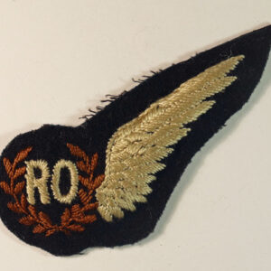 R.A.F. Radio/Radar Operator WW2 Embroidered Half Brevet Badge  ---  Lot No. 6147