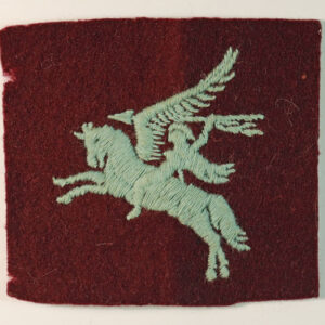 1st & 6th AIRBORNE DIVISIONS WW2 Embroidered Felt Formation Sign Badge ---  Lot No. 6211
