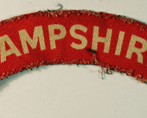HAMPSHIRE WW2 Printed Shoulder Title Badge - CALICO PRINTERS  ---  Lot No. 6293