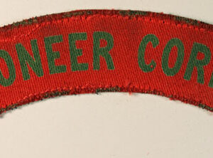 PIONEER CORPS WW2 Printed Shoulder Title Badge - CALICO PRINTERS ---  Lot No. 6350