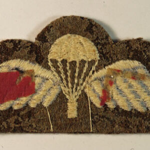 PARACHUTE & WINGS WW2 Arm Badge – EARLY 1945 ISSUE — Lot No. 6251 - Image 3