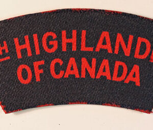 48th HIGHLANDERS  / OF CANADA WW2 Canadian Printed Shoulder Title Badge - CALICO PRINTERS ---  Lot No. 6126