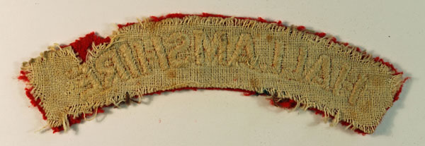 HALLAMSHIRE BTTN., YORK & LANCASTER REGIMENT WW2 Shoulder Title Badge — Lot No. 6446 - Image 3