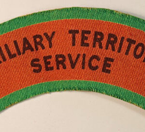 AUXILIARY TERRITORIAL / SERVICE WW2 Printed Shoulder Title Badge - CALICO PRINTERS