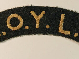K.O.Y.L.I. - KING'S OWN YORKSHIRE LIGHT INFANTRY WW2 Italian Campaign Embroidered Shoulder Title Badge ---  Lot No. 6501
