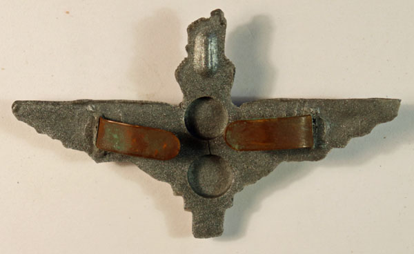 PARACHUTE REGIMENT WW2 Plastic Cap Badge – SCARCE — Lot No. 6505 - Image 3