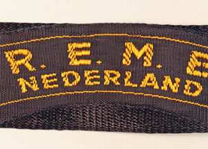 R.E.M.E. / NEDERLAND WW2 Embroidered Shoulder Title - BROUGH, NICHOLSON & HALL ---  Lot No. 6553