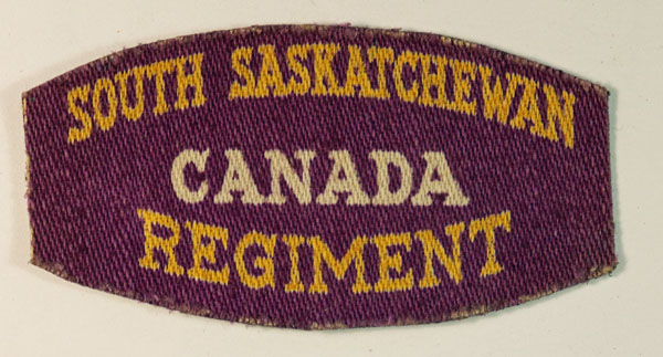 SOUTH SASKATCHEWAN / CANADA / REGIMENT WW2 Canadian Printed Shoulder Title Badge – CALICO PRINTERS — Lot No. 6509