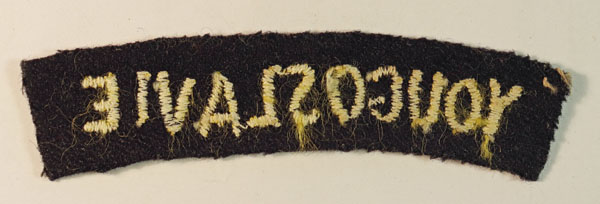 YOUGOSLAVIE – Free Forces/Partizans WW2 Shoulder Title Badge – SCARCE — Lot No. 6470A/SF25 - Image 3