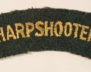 3rd COUNTY OF LONDON YEOMANRY (SHARPSHOOTERS) WW2 Shoulder Title Badge - SCARCE ---  Lot No. 6567