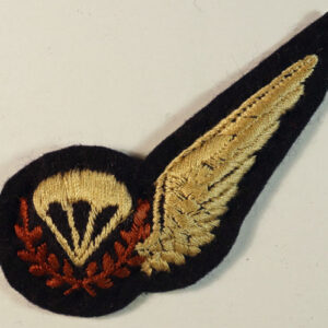 R.A.F. Parachute Training Instructor AMO A1079 1945 WW2 Padded Embroidered Half Brevet Badge  ---  Lot No. 6595