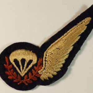 R.A.F. Parachute Training Instructor AMO A1079 1945 WW2 Padded Embroidered Half Brevet Badge  ---  Lot No. 6654