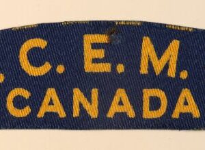 R.C.E.M.E. / CANADA WW2 Printed Shoulder Title Badge - CALICO PRINTERS ---  Lot No. 6655