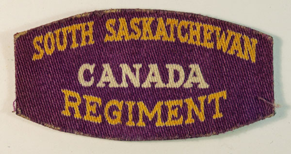 SOUTH SASKATCHEWAN / CANADA / REGIMENT WW2 Canadian Printed Shoulder Title Badge – CALICO PRINTERS — Lot No. 6459