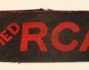 1 MED RCA - 1st Medium Regiment Royal Canadian Artillery - 1st Canadian Division WW2 British Made Printed Slip-On Shoulder Title Badge - CALICO PRINTERS ---  Lot No. 6666A