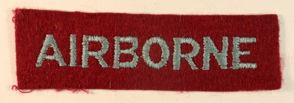 AIRBORNE WW2 Paste Back Shoulder Title Badge — Lot No. 6686