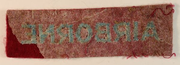 AIRBORNE WW2 Paste Back Shoulder Title Badge — Lot No. 6686 - Image 3