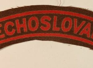 CZECHOSLOVAKIA WW2 Printed Cloth Shoulder Title Badge - CALICO PRINTERS  ---  Lot No. 6689