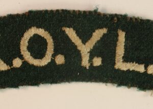 K.O.Y.L.I. - 2nd/4th Bttn. KING'S OWN YORKSHIRE LIGHT INFANTRY WW2 Italian Campaign Embroidered Shoulder Title Badge ---  Lot No. 6746